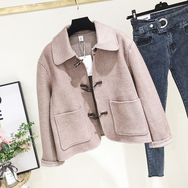 Palton de dama in carouri model nou cu nasturi si buzunare roz