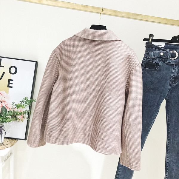 Palton de dama in carouri model nou cu nasturi si buzunare roz