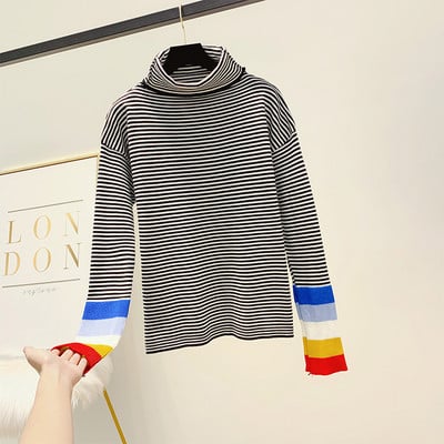 Polo modern pentru femei în dungi alb și negru