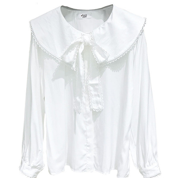 Ежедневна дамска риза с обло деколте и копчета в бял цвят