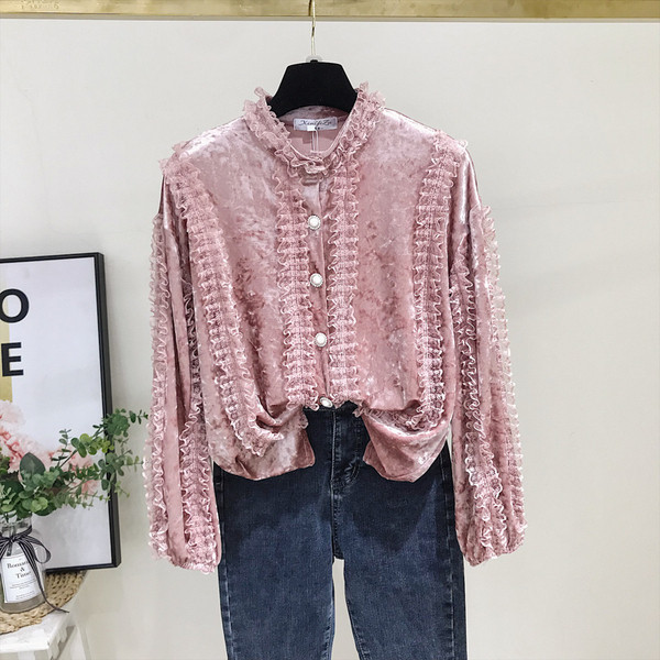 Cămașă de damă modernă din catifea cu nasturi în roz și alb