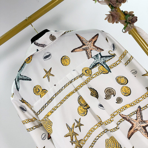 Cămașă largă de damă în alb cu model cu model