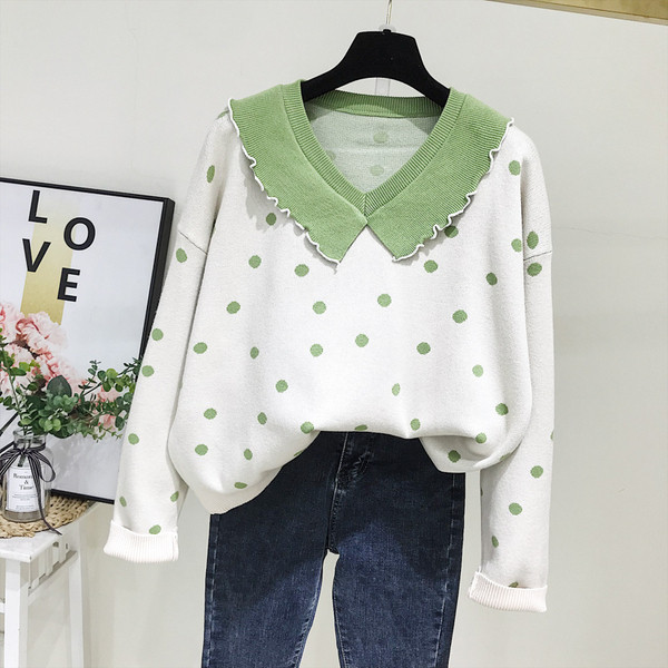 Pulover de damă actual cu buline și decolteu spitz în roz și verde