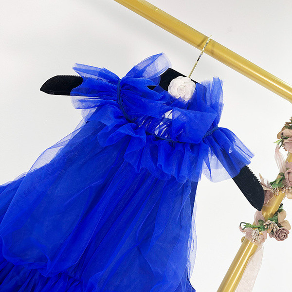 Top modern cu guler înalt din tul de culoare albastră