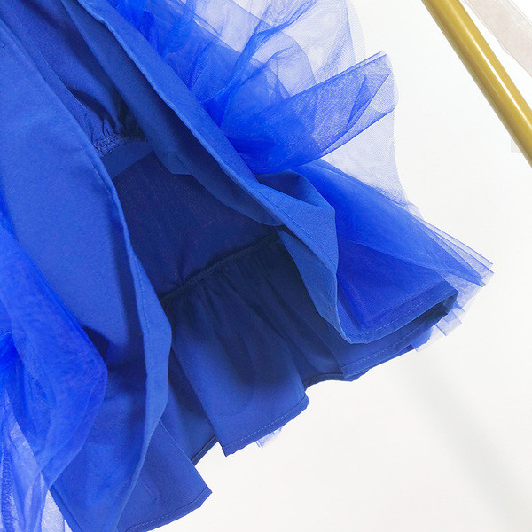 Top modern cu guler înalt din tul de culoare albastră