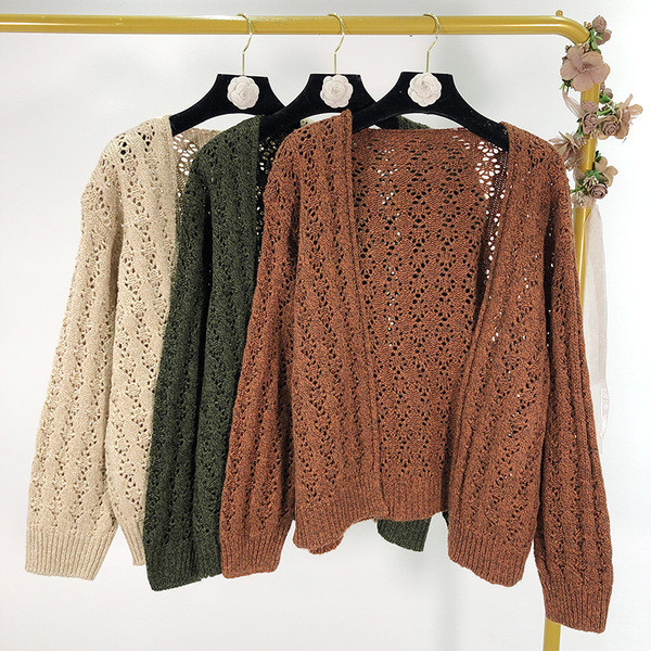 Vestă subțire de damă fără închidere în bej, maro și verde