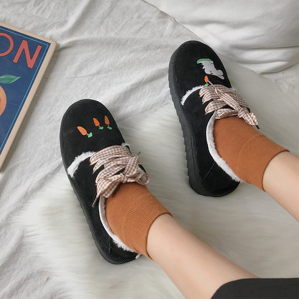 Pantofi casual de dama cu captuseala moale si aplicatie in trei culori