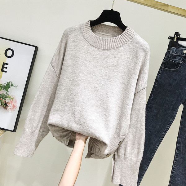 Modern női pulóver rózsaszín, kék és szürke gombokkal