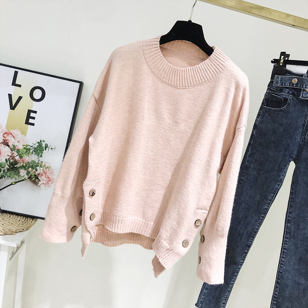 Modern női pulóver rózsaszín, kék és szürke gombokkal