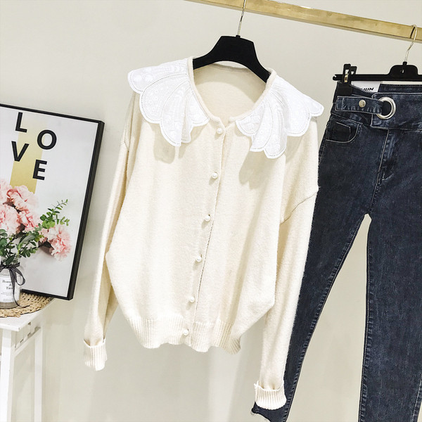 Alkalmi női kardigán sárga és bézs gombokkal