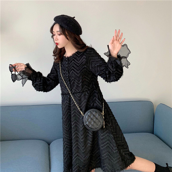 Rochie lungă cu franjuri și tul în alb și negru