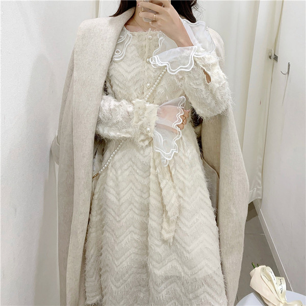 Rochie lungă cu franjuri și tul în alb și negru