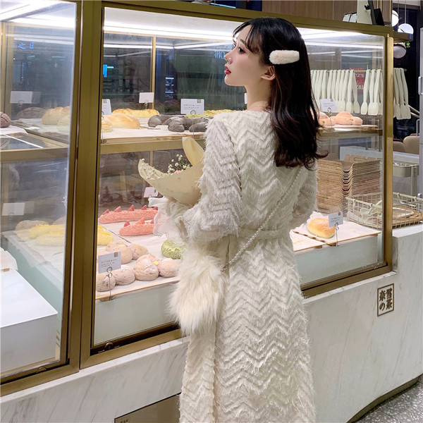 Rochie lungă cu franjuri și tul în alb și negru