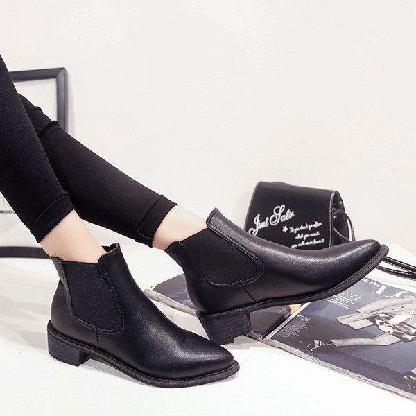 Cizme de dama elegante din piele model ascutit in negru