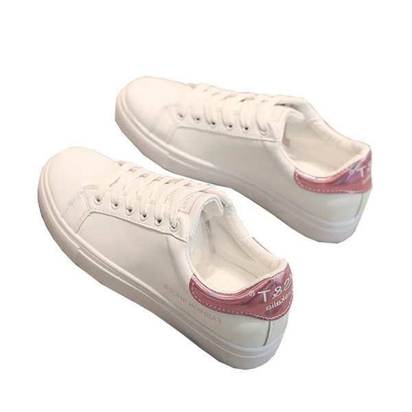 ÚJ Modern női tornacipő lapos talppal, fehér színben