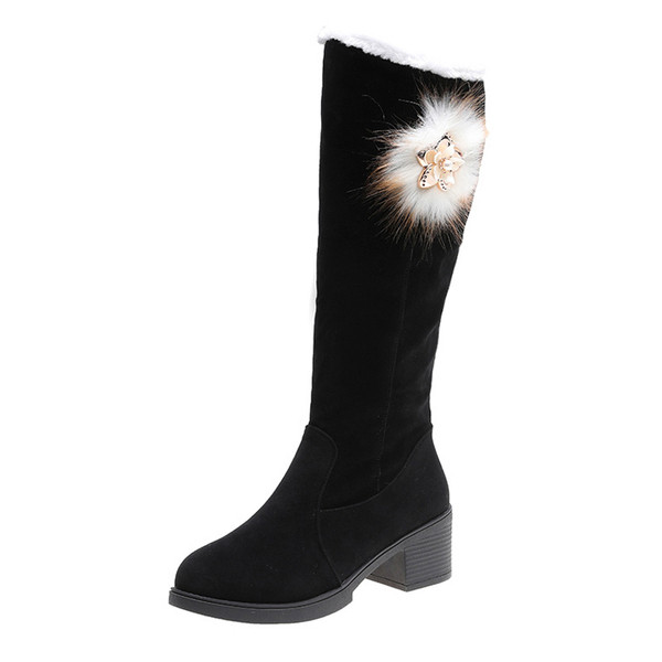 Modern női téli csizma puha béléssel, fekete színben