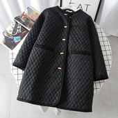 Модерно дамско дълго палто с копчета и дълъг ръкав в черен и бежов цвят 