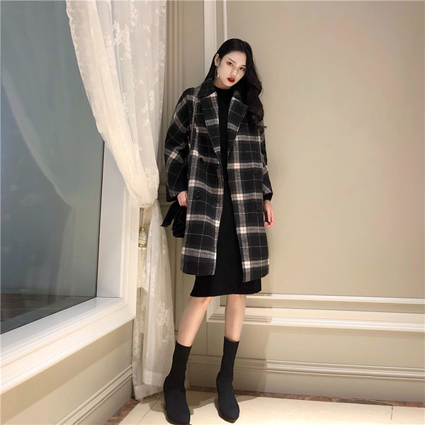 Дълго модерно карирано палто с копчета