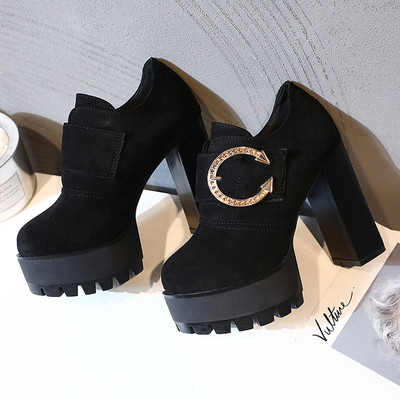 Μοντέρνες γυναικείες μπότες με ψηλό τακούνι με μεταλλικό στοιχείο σε δύο χρώματα