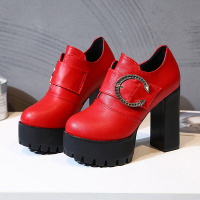 Μοντέρνες γυναικείες μπότες με ψηλό τακούνι με μεταλλικό στοιχείο σε δύο χρώματα