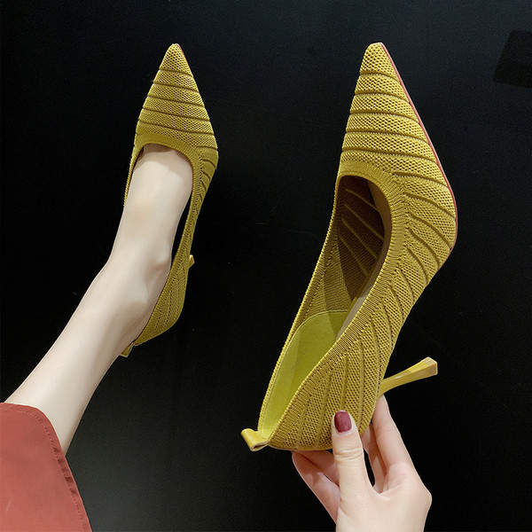 Pantofi de dama eleganti model ascutit cu toc subtire