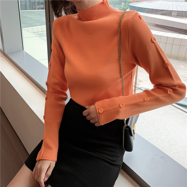 Bluza de dama din tricotat subtire cu nasturi la maneci in mai multe culori