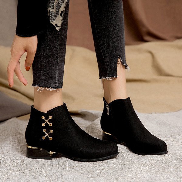 Ghete de dama moderne in negru si bej