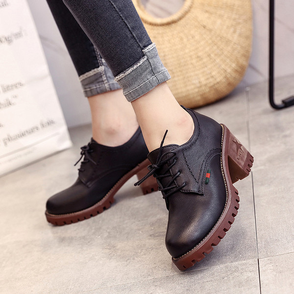 Női alkalmi cipő vastag sarkú fekete és barna színben