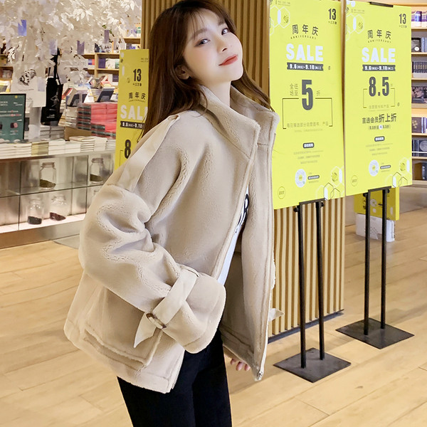 Palton de dama model nou cu fermoar si buzunare in bej