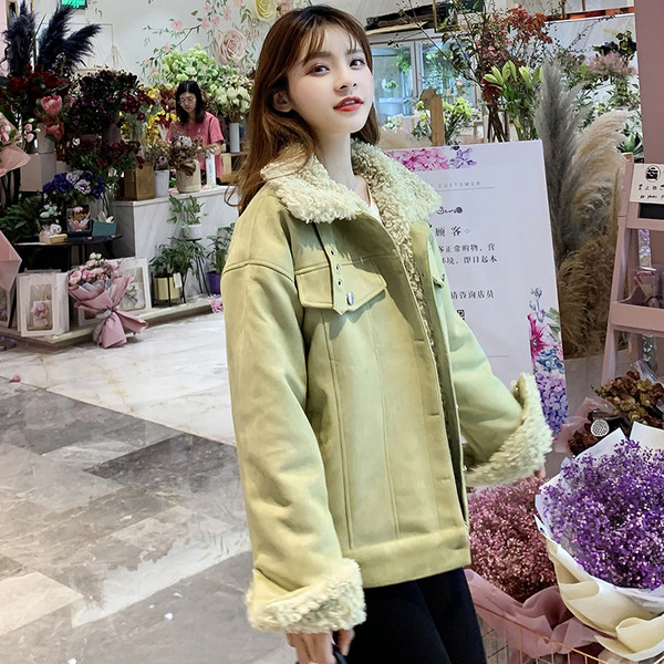 Palton de dama model nou cu nasturi - model lat