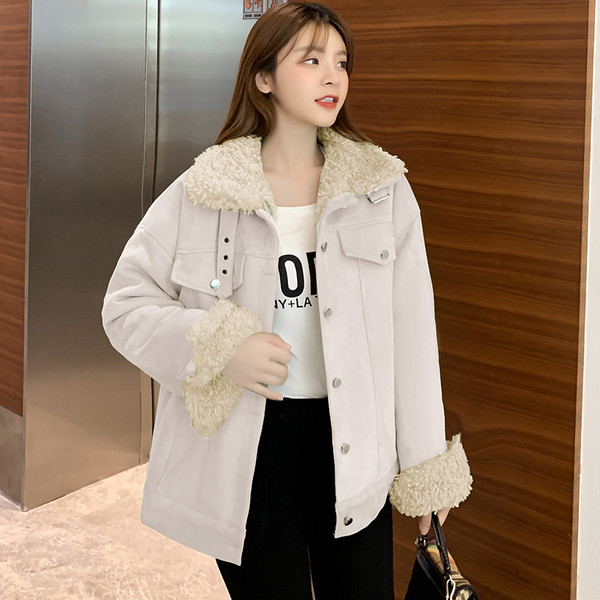 Palton de dama model nou cu nasturi - model lat