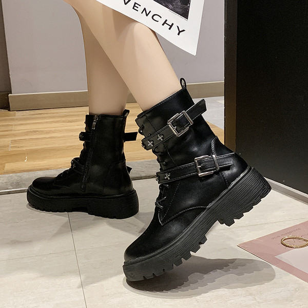 Model NOU de cizme de dama cu catarama de culoare neagra si captuseala moale