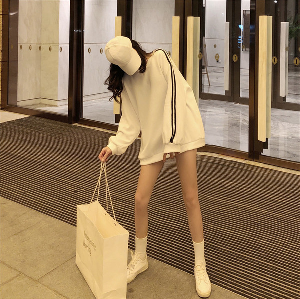 Bluză largă sport-casual în alb și negru