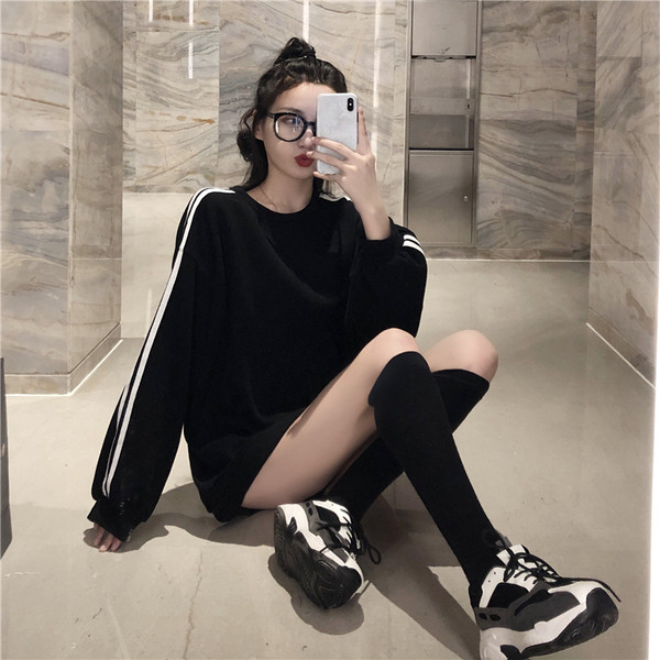 Bluză largă sport-casual în alb și negru