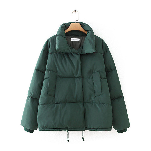 Geaca de iarna scurta moderna de dama cu guler inalt si buzunare in alb si verde