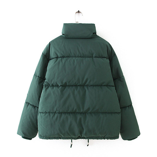 Geaca de iarna scurta moderna de dama cu guler inalt si buzunare in alb si verde