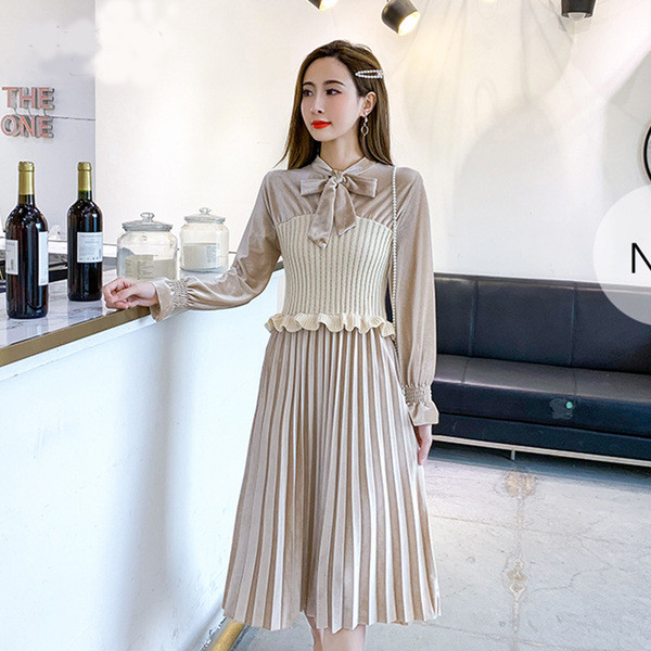 Rochie de dama model nou cu fusta plisata si maneci lungi