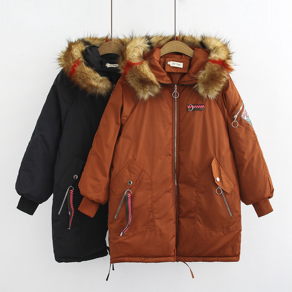 Γυναικείο μπουφάν μεγάλο μεγέθος με κουκούλα σε μαύρο και πορτοκαλί χρώμα