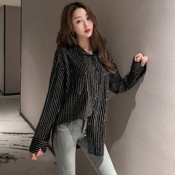 Cămașă lungă și largă de damă în negru cu efect strălucitor