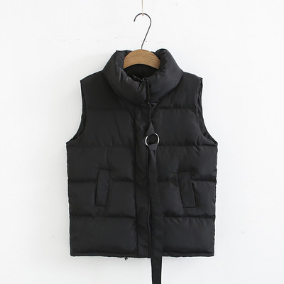 Alkalmi női mellény magas gallérral és zsebekkel fehér és fekete színben