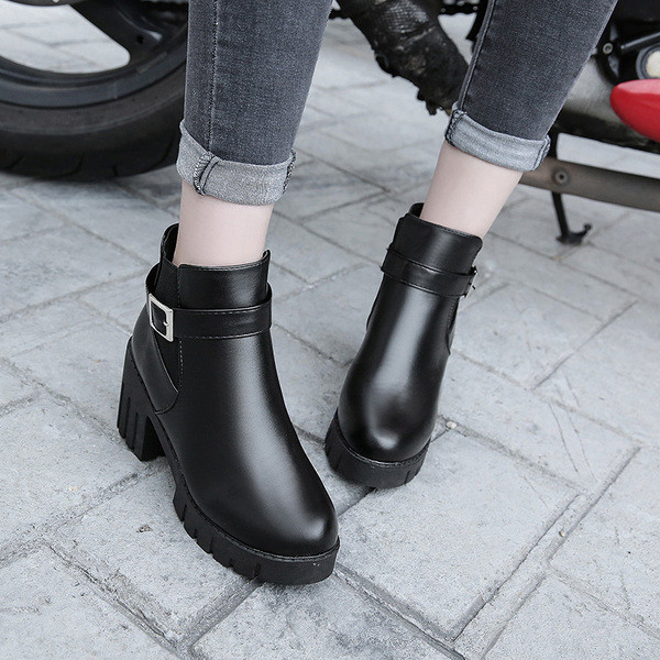 Ghete de dama moderne cu toc gros in negru si maro