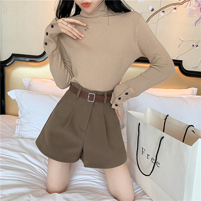 Pantaloni scurti de dama in trei culori cu curea