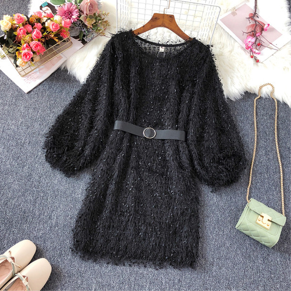 Rochie moderna de dama cu curea si decolteu o