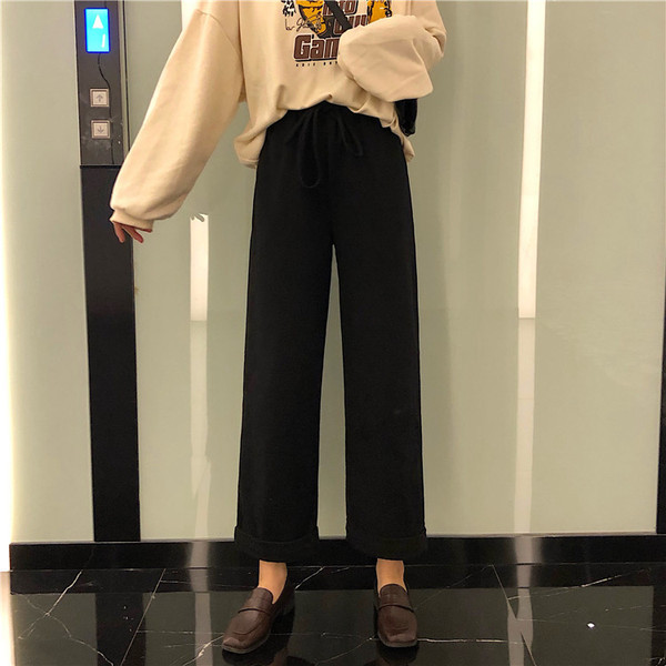 Γυναικεία παντελόνια με ελαστική μέση και μήκος 9/10