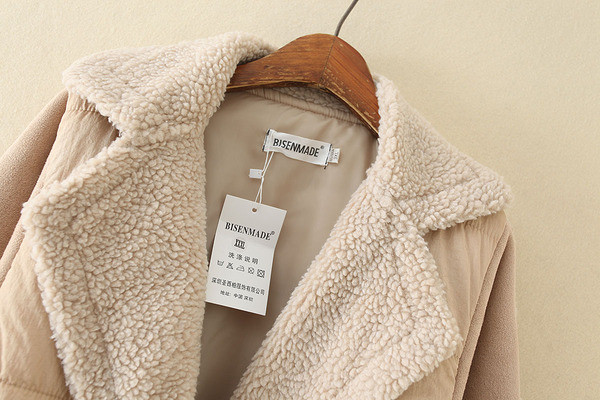 Jachetă lungă de iarnă modernă de damă, cu căptușeală moale și buzunare în bej și negru