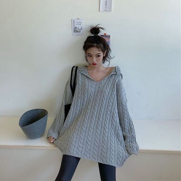 Pulover lung și lat, cu decolteu spitz și glugă în culorile gri și bej