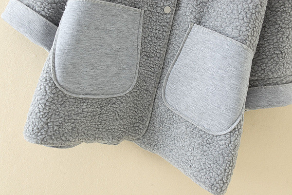 Palton modern de dama cu buzunare si nasturi in gri si negru