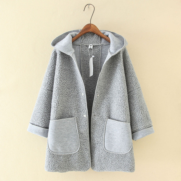 Palton modern de dama cu buzunare si nasturi in gri si negru