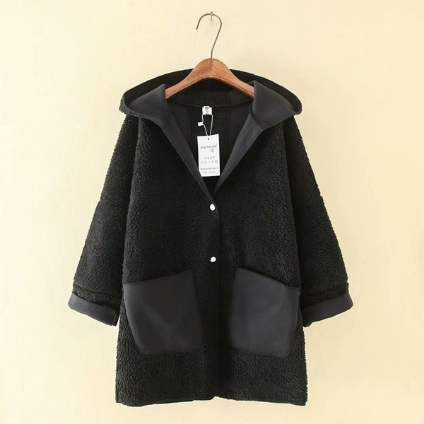 Palton modern de dama cu buzunare si nasturi in gri si negru