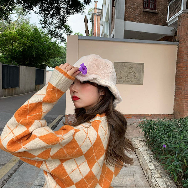 Πλεκτό γυναικείο πουλόβερ σε πράσινο, πορτοκαλί και πορφυρό χρώμα